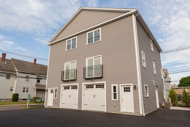 63 Bacon St in Waltham, MA - Building Photo - Building Photo