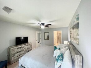 1274 River Oaks Dr in Myrtle Beach, SC - Foto de edificio - Building Photo