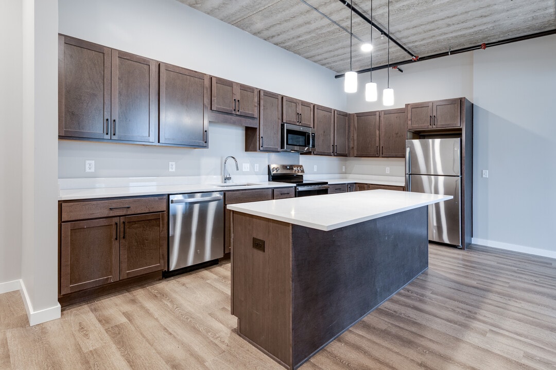 Balsam on Broadway in St. Paul, MN - Building Photo