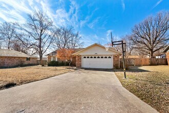 4100 Miller Dr in Springdale, AR - Building Photo - Building Photo