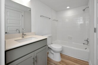 Highland Riviera in Birmingham, AL - Foto de edificio - Interior Photo