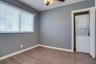 621 E 99th St in Inglewood, CA - Building Photo - Building Photo