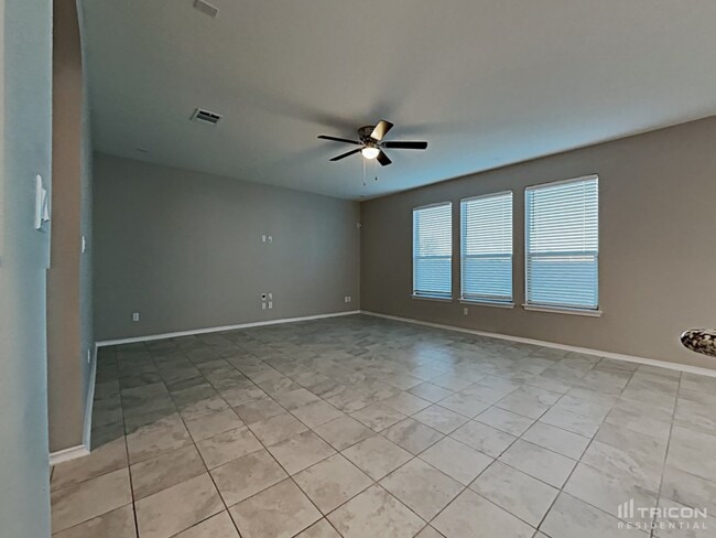 119 Gustaf Trl in Uhland, TX - Building Photo - Building Photo