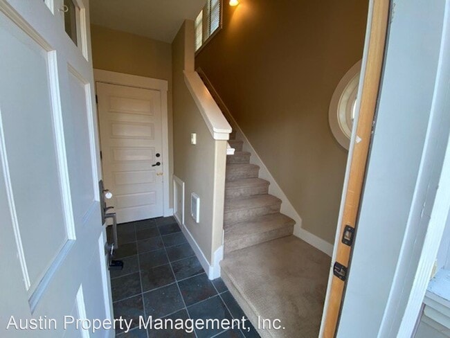 2209 NW High Lakes Loop in Bend, OR - Building Photo - Building Photo