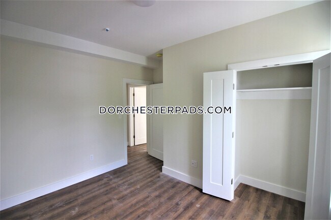 843 Columbia Rd-Unit -2 in Boston, MA - Building Photo - Building Photo
