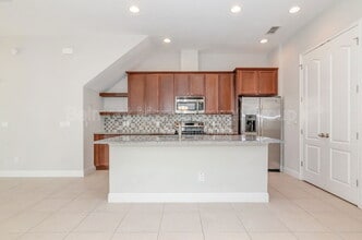 8573 Pinter St in Orlando, FL - Building Photo - Building Photo