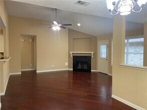 700 David Curry Dr in Round Rock, TX - Building Photo - Building Photo