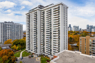 225 Davisville Avenue in Toronto, ON - Building Photo - Building Photo