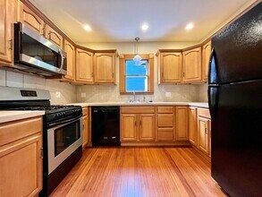 32-34-34 Crescent Hill Ave in Arlington, MA - Building Photo - Building Photo