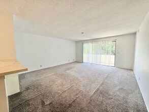 2225 Glenneyre St in Laguna Beach, CA - Building Photo - Building Photo