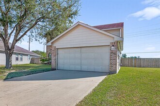 15707 Crooked Arrow Dr in Sugar Land, TX - Building Photo - Building Photo