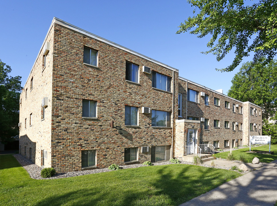 Grandview Estates in St. Paul, MN - Building Photo