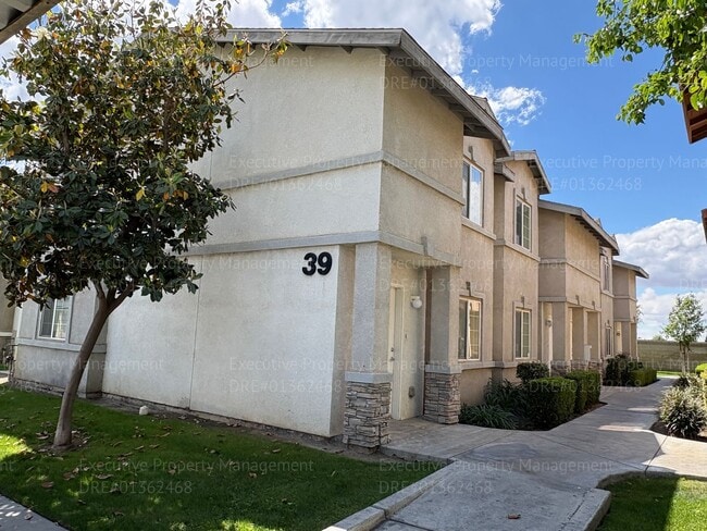 600 Hosking Ave in Bakersfield, CA - Building Photo - Building Photo
