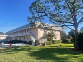 18081 SE Country Club Dr