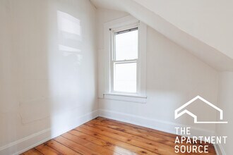 1634 N Whipple St, Unit 2 in Chicago, IL - Building Photo - Building Photo