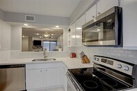 5036 Glenmont Dr photo'