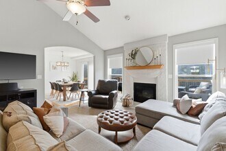 5100 Wood Shire Dr in Columbia, MO - Building Photo - Building Photo