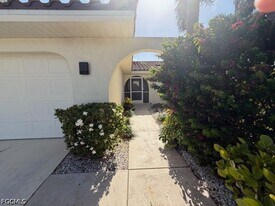 4011 SW 2nd Ave in Cape Coral, FL - Building Photo