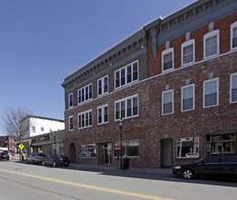 14 Main St in Gardner, MA - Foto de edificio - Building Photo