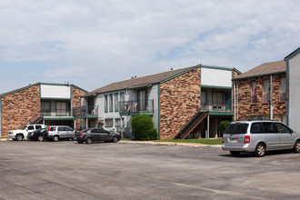 Shelton Gardens Apartments in Oklahoma City, OK - Building Photo - Building Photo