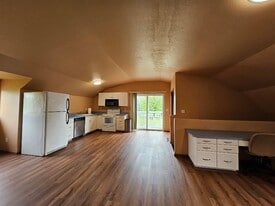 453 Addison Square in Kalispell, MT - Building Photo