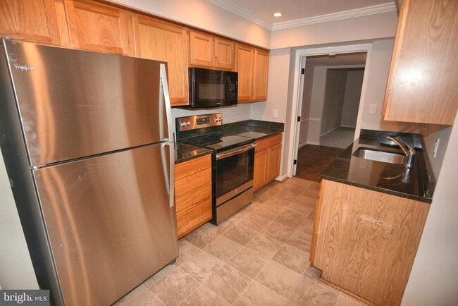 1666 Albermarle Dr in Crofton, MD - Building Photo - Building Photo