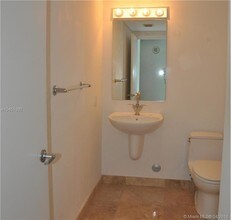 41 SE 5th St-Unit -1811 in Miami, FL - Building Photo - Building Photo