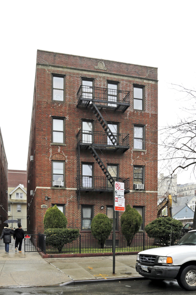 8920 150th St in Jamaica, NY - Building Photo - Building Photo