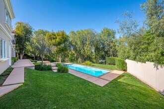 11221 Briarcliff Ln in Los Angeles, CA - Building Photo - Building Photo