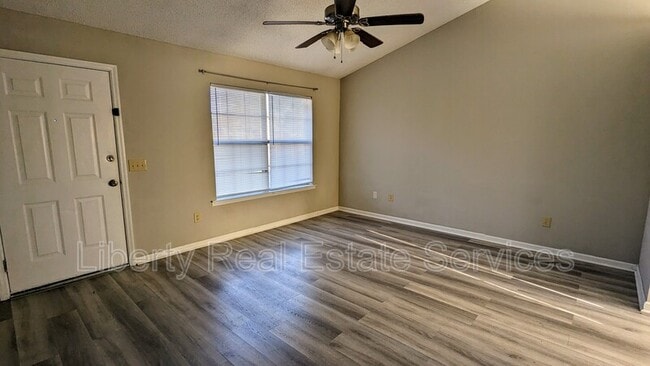 122 Crosby Dr in Hinesville, GA - Building Photo - Building Photo