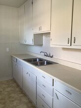 221 S Avenue J in Portales, NM - Building Photo - Building Photo