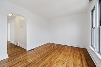 3601 N Sacramento Ave in Chicago, IL - Foto de edificio - Building Photo