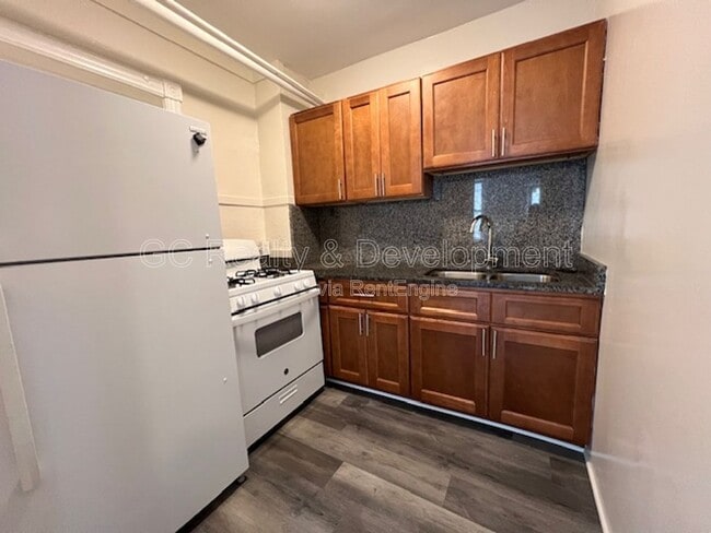 214 Dupage St in Elgin, IL - Building Photo - Building Photo