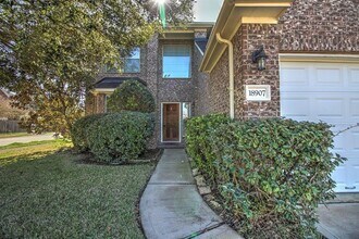 18907 Dural Dr in Houston, TX - Building Photo - Building Photo