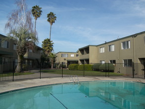 Emerald Estates Apartments in Stockton, CA - Building Photo - Building Photo