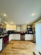 54 Lombard St in New Haven, CT - Building Photo - Building Photo