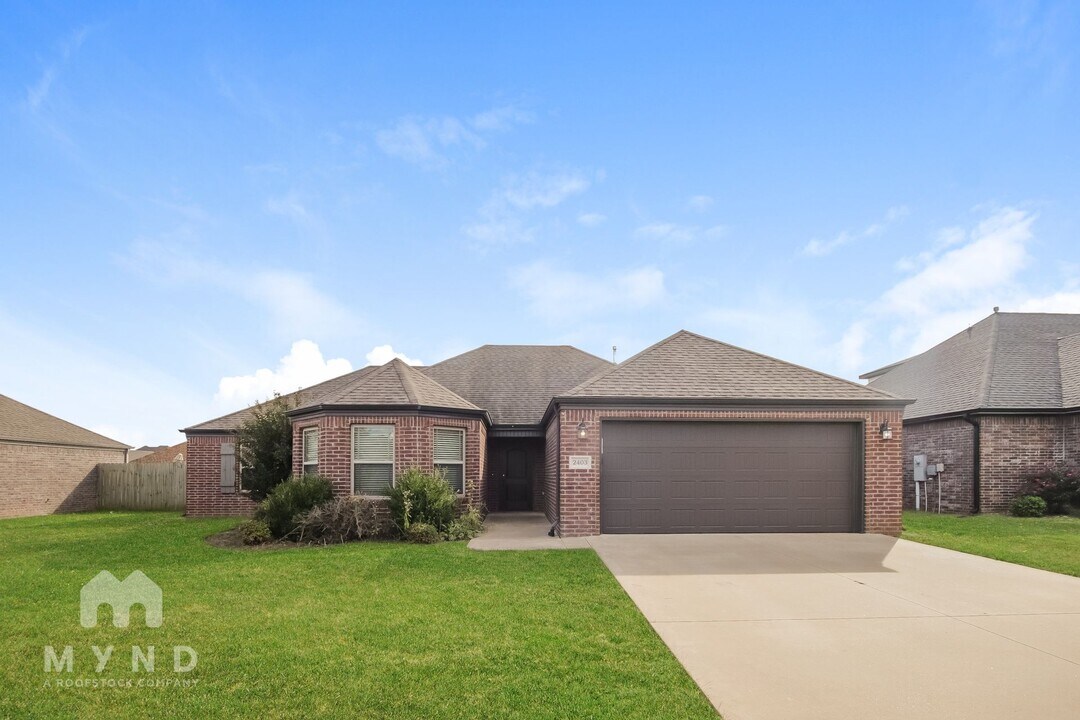 2403 SW Worthington Ave in Bentonville, AR - Building Photo