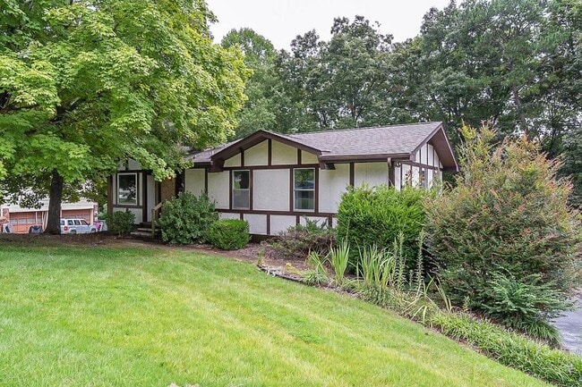 property at 220 Rolling Ridge Dr