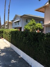 6624 Woodman Ave, Unit 1 in Los Angeles, CA - Foto de edificio - Building Photo