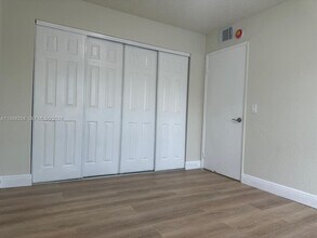 1463 Lake Crystal Dr in West Palm Beach, FL - Building Photo - Building Photo