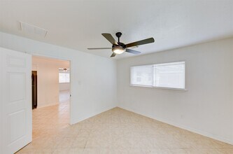 309 Robbie St in La Marque, TX - Building Photo - Building Photo