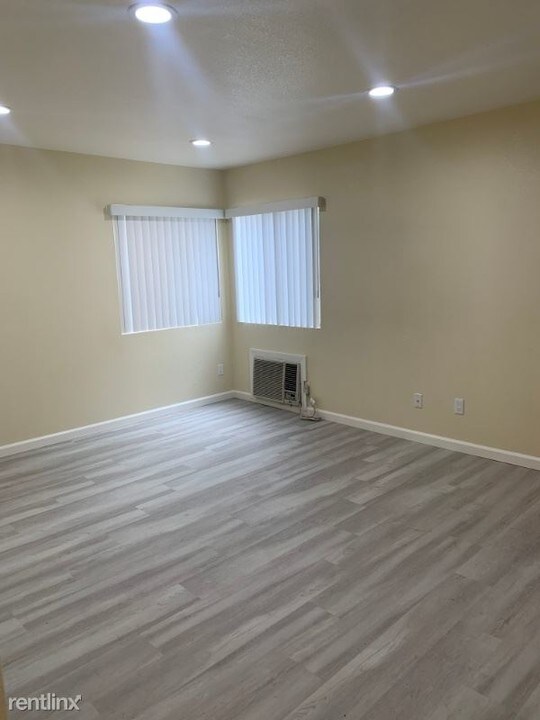 9648 Winter Gardens Blvd in Lakeside, CA - Building Photo