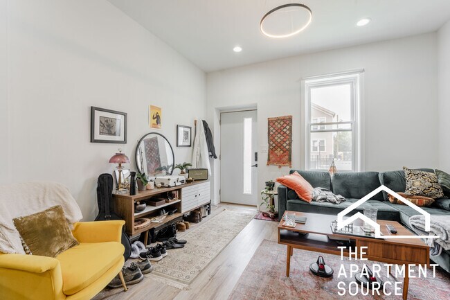 710 N Elizabeth St, Unit 3f in Chicago, IL - Building Photo - Building Photo