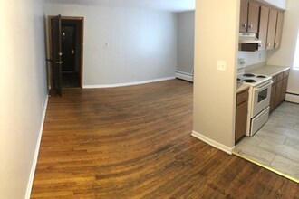 4811 Cadieux Rd in Detroit, MI - Building Photo - Building Photo