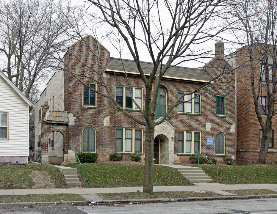 Senorita Apartments in Milwaukee, WI - Foto de edificio