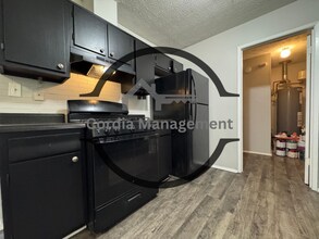 8902 E Bourne Dr in Jonesboro, GA - Foto de edificio - Building Photo