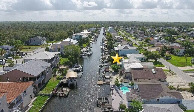 7313 Hatteras Dr in Hudson, FL - Building Photo - Building Photo