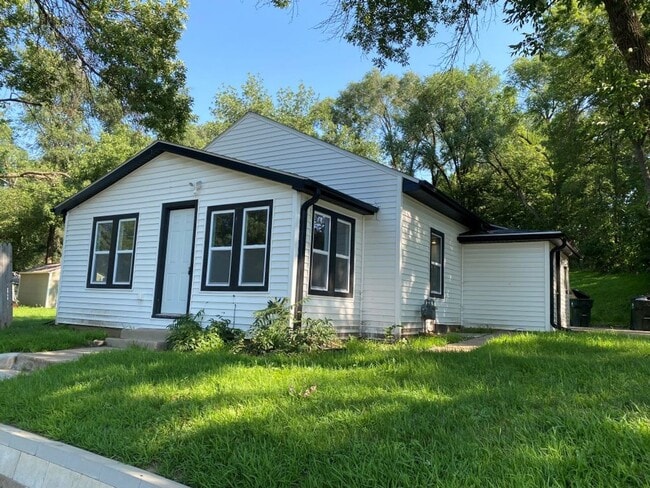 property at 3515 Athlone Ave