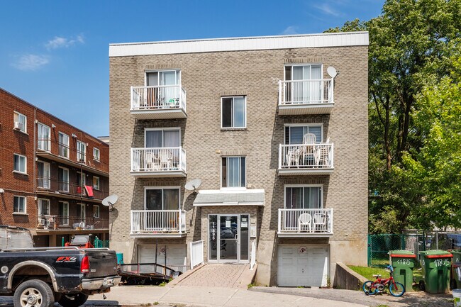 11895 Dulongpré Rue in Montréal, QC - Building Photo - Building Photo
