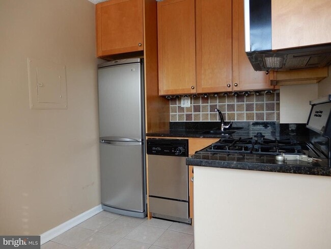property at 1730 Arlington Blvd